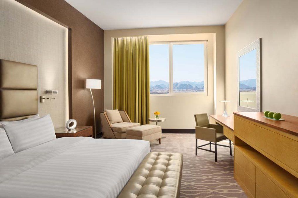 Millennium Hail Hotel Kültér fotó A guest room at the Hilton Las Vegas