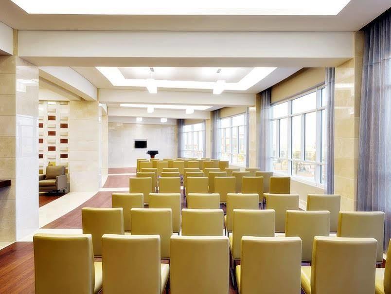Millennium Hail Hotel Kültér fotó Meeting room