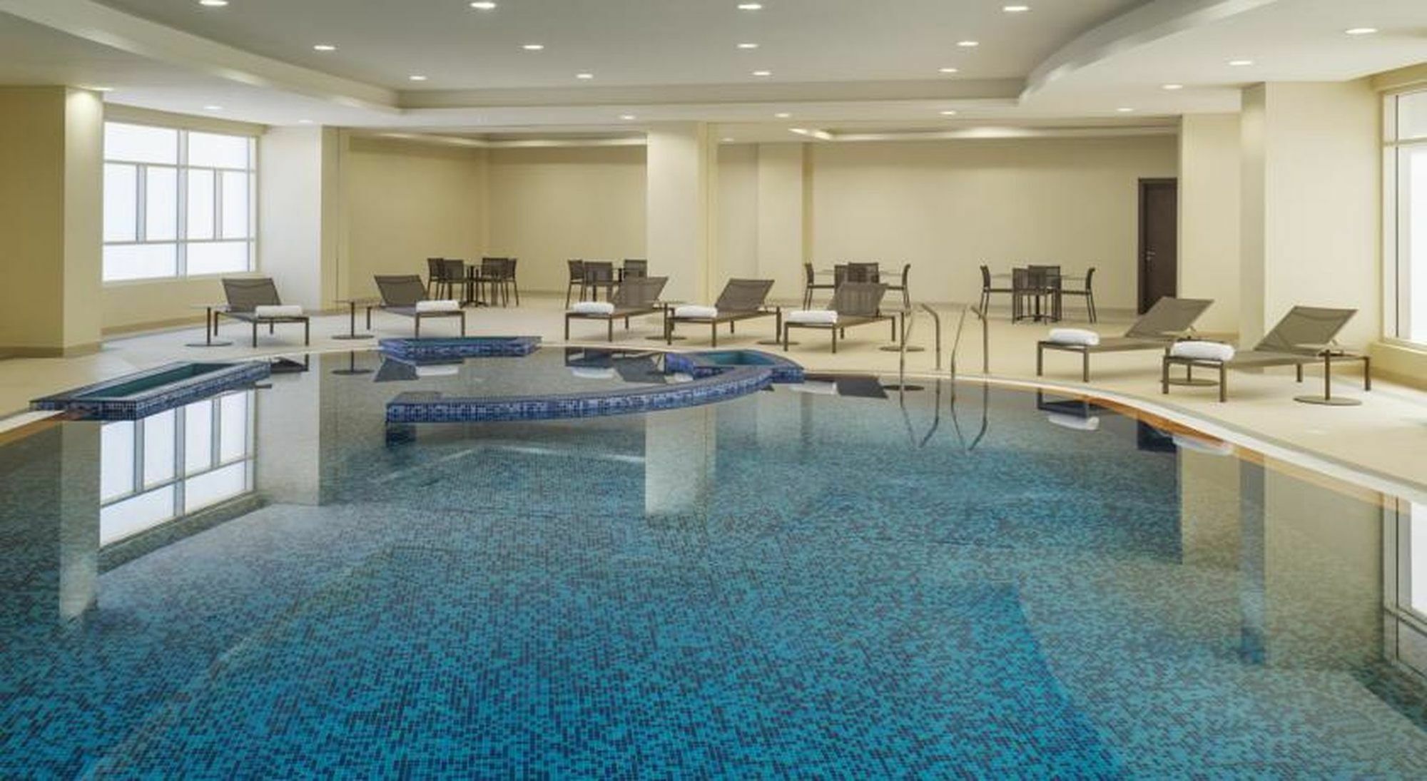 Millennium Hail Hotel Kültér fotó The swimming pool at the hotel